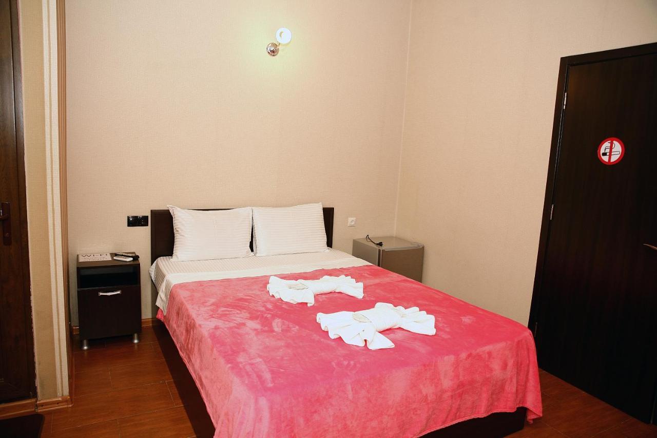 Hotel Richard Tbilisi Bagian luar foto